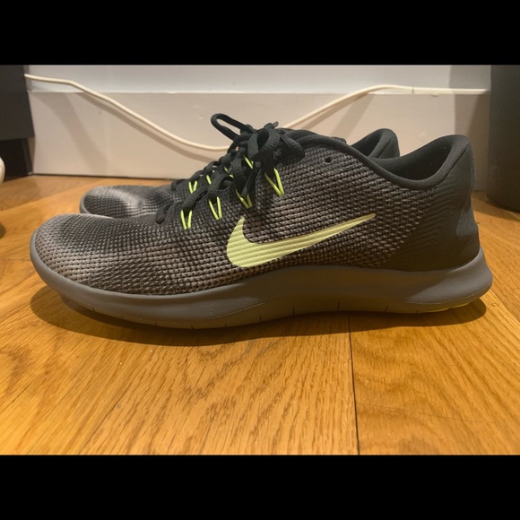 nike flex rn 2018 grey
